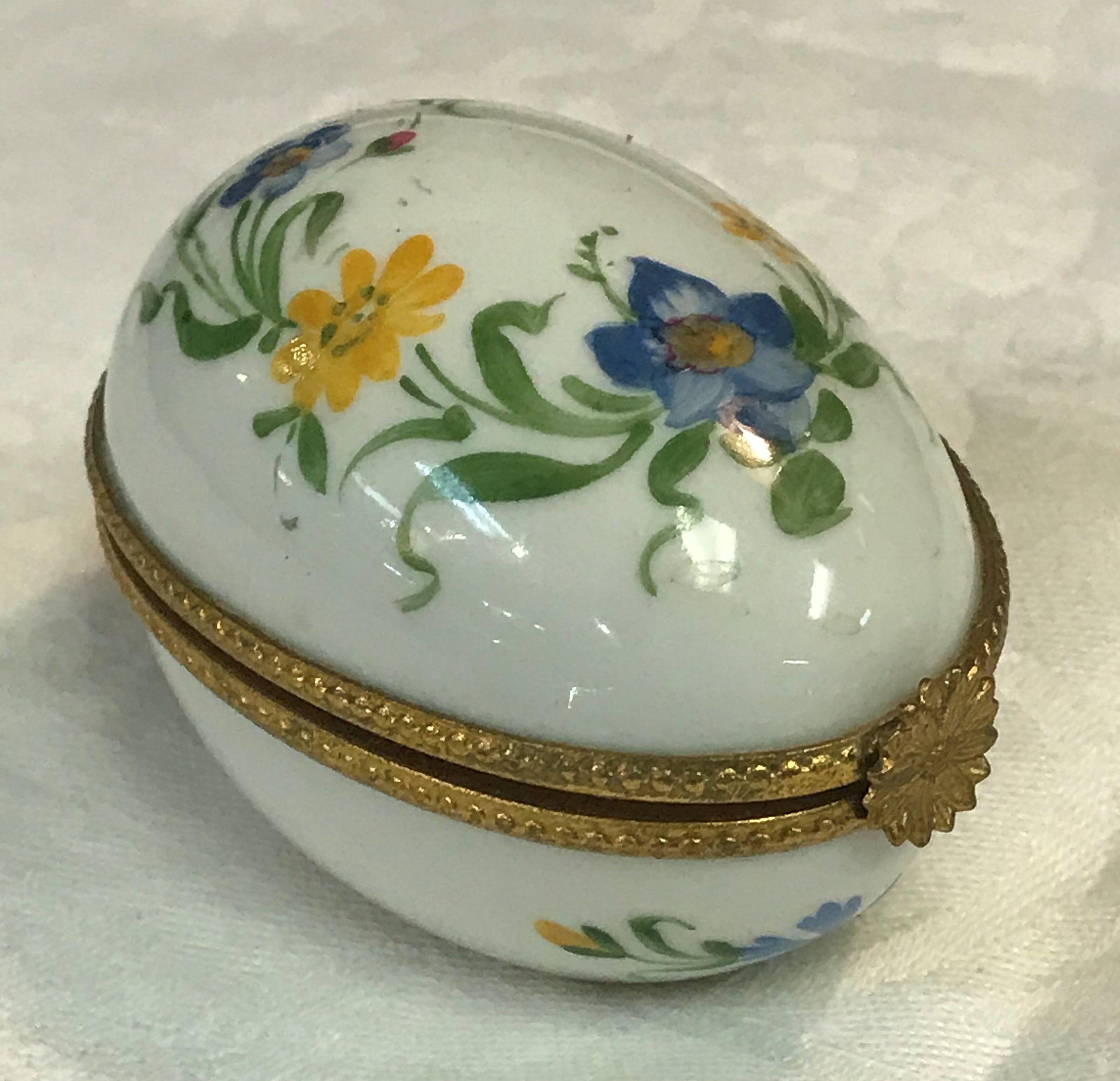 Limoges France Hand Painted Paris Style Egg Porcelain Hinged Trinket Box